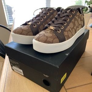 Coach ®️ Brown and gold Lace up shoe